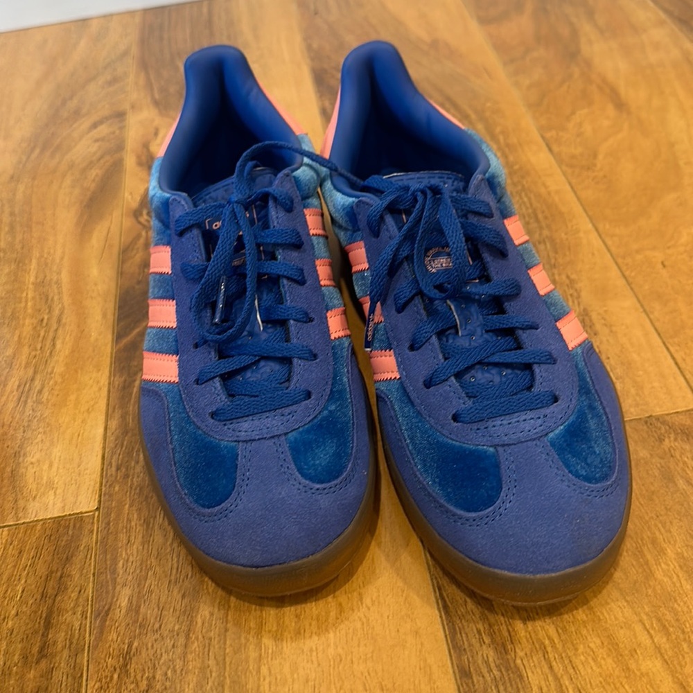 Adidas Gazelle woman’s sneaker